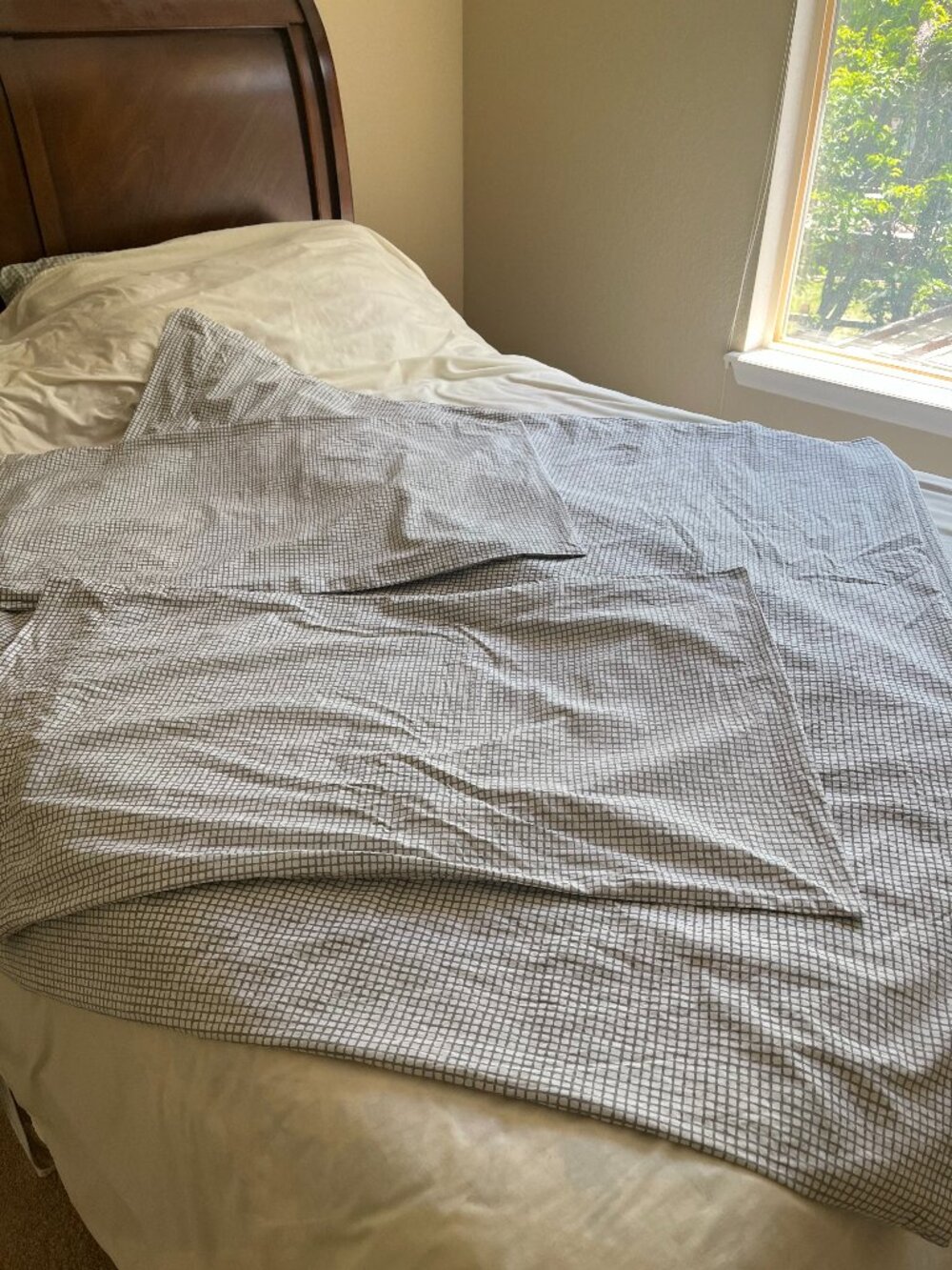 CB2 pillowcases (2), flat sheet ALL KING SIZE, grey graph